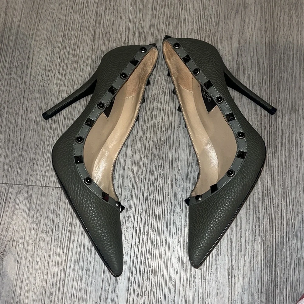 Like new Valentino Garavani heels
